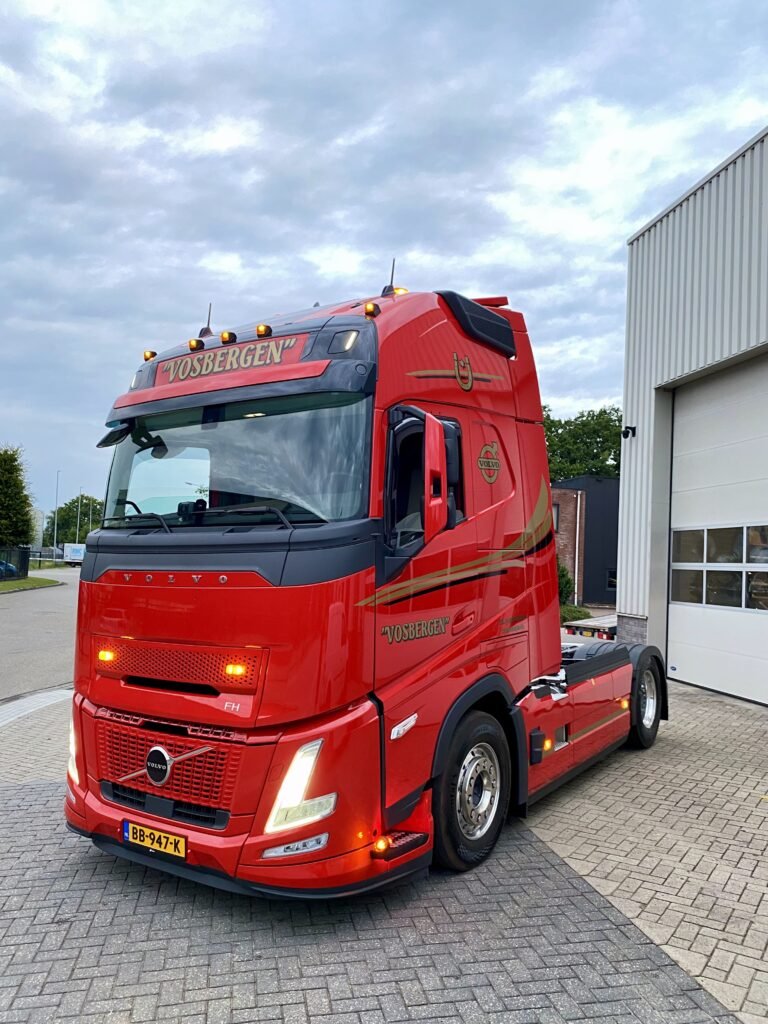 Volvo Aero 500 Vosbergen door JS truckopbouw