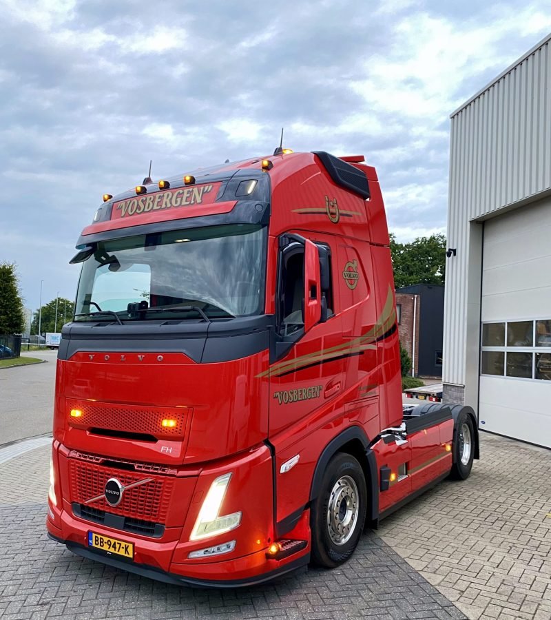 Volvo Aero 500 Vosbergen door JS truckopbouw